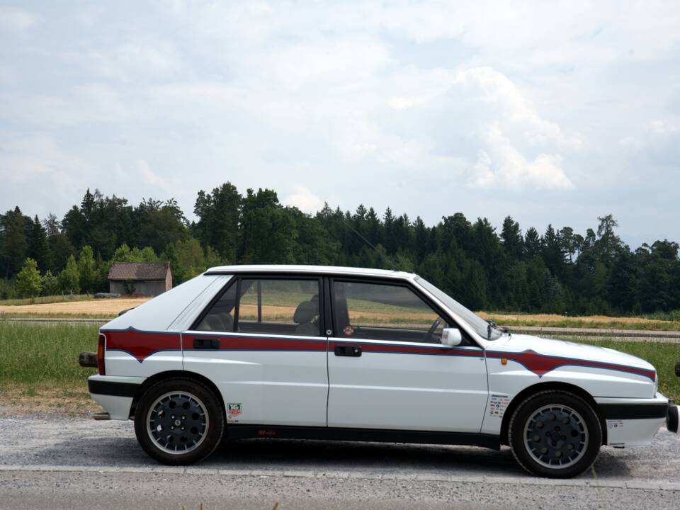 Image 12/47 of Lancia Delta HF Integrale (1988)