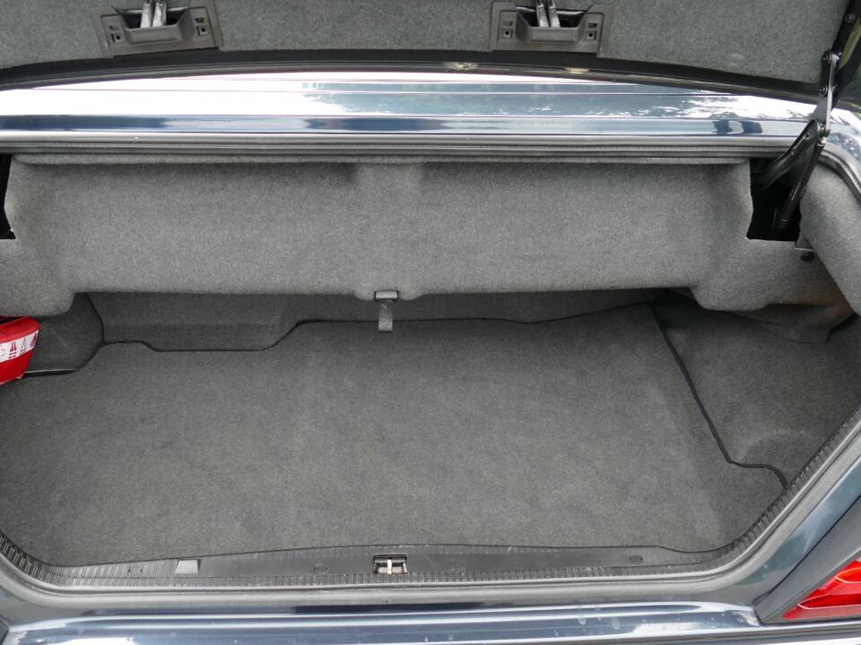 Bild 9/15 von Mercedes-Benz E 200 (1996)