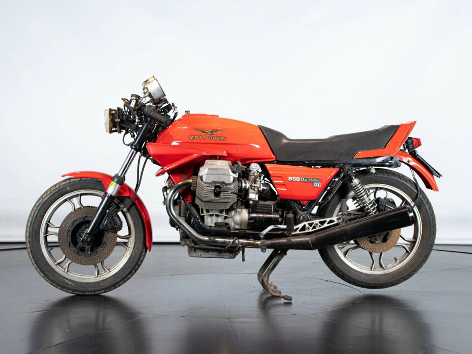 Image 1/49 de Moto Guzzi 850 LeMans (1981)