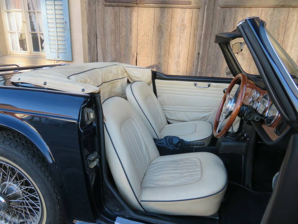 Afbeelding 10/18 van Triumph TR 4A IRS (1967)