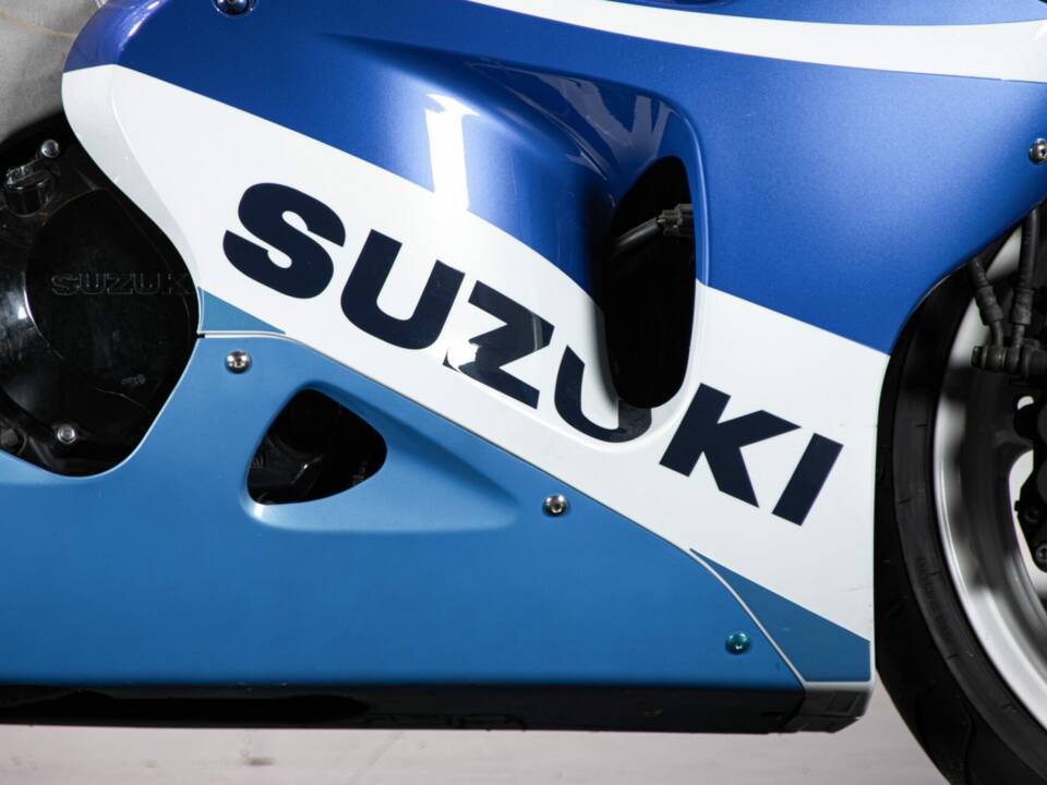 Afbeelding 25/49 van Suzuki TL 1000R (1999)