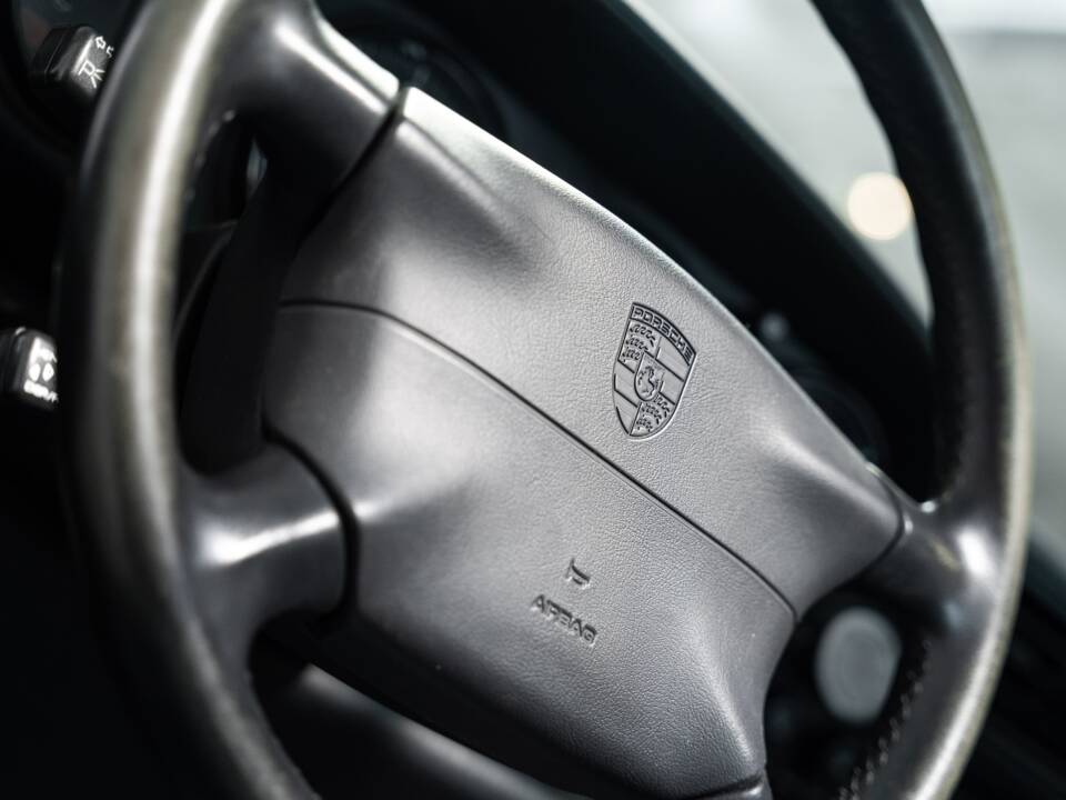 Bild 12/39 von Porsche 911 Carrera 4S (1997)