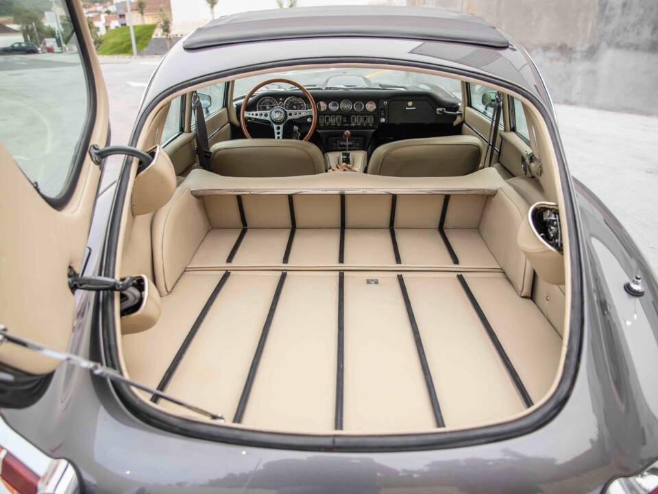 Immagine 48/88 di Jaguar E-Type (2+2) (1968)