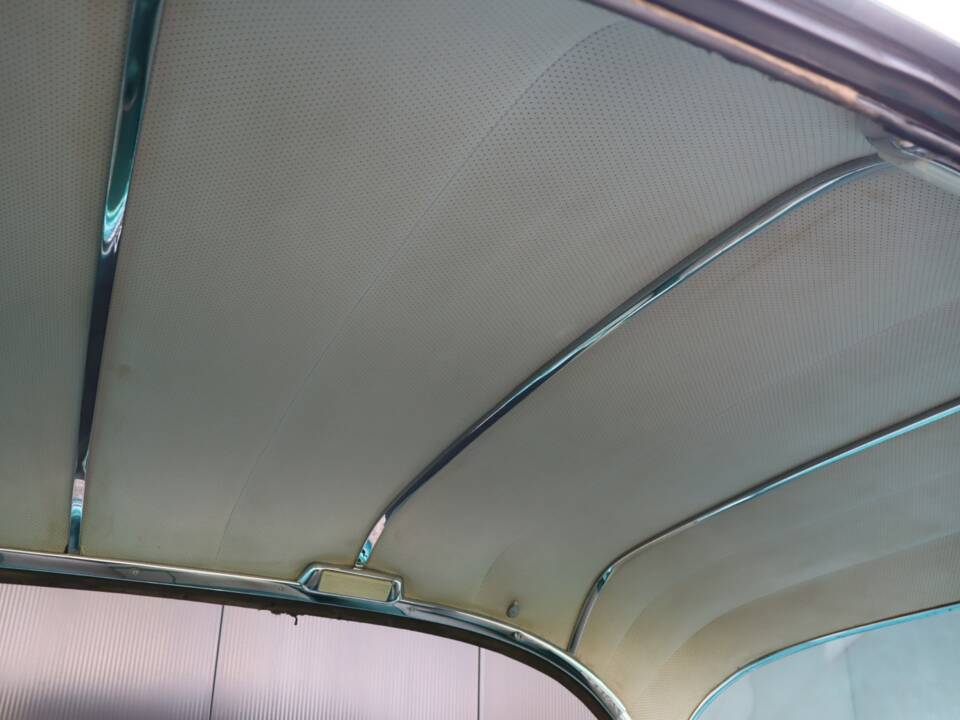 Image 32/50 of Buick 60 Century Riviera (1955)