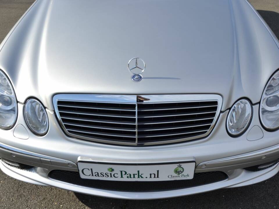 Imagen 60/100 de Mercedes-Benz E 55 AMG (2003)