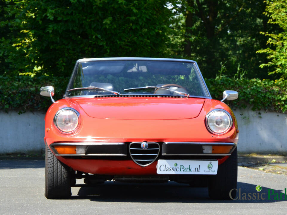 Image 19/50 of Alfa Romeo 2000 Spider Veloce (1981)