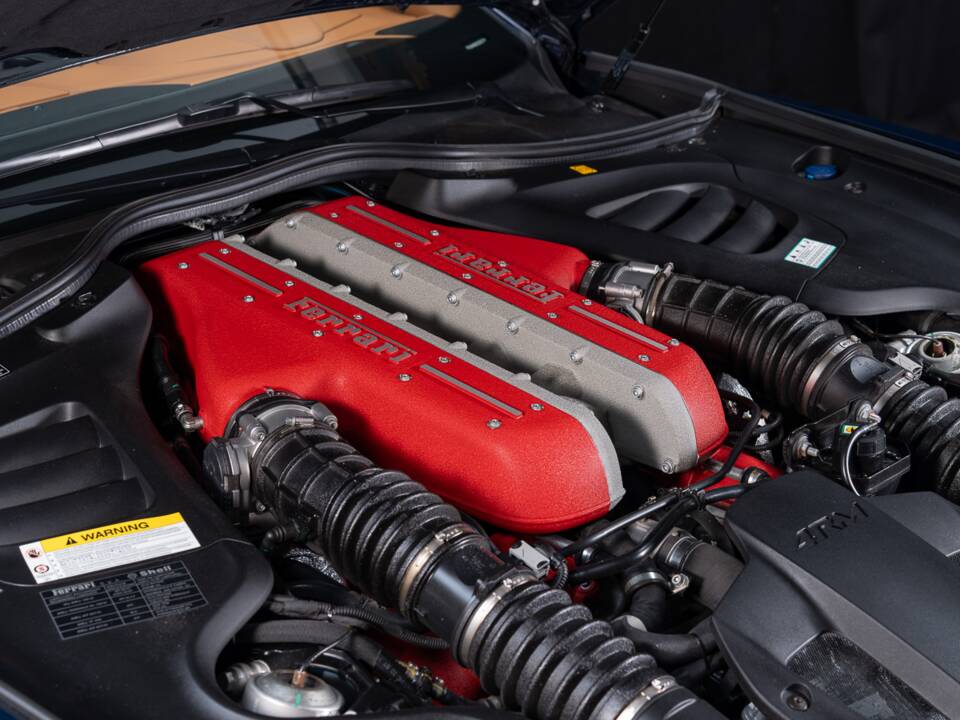 Bild 33/38 von Ferrari GTC4Lusso (2017)