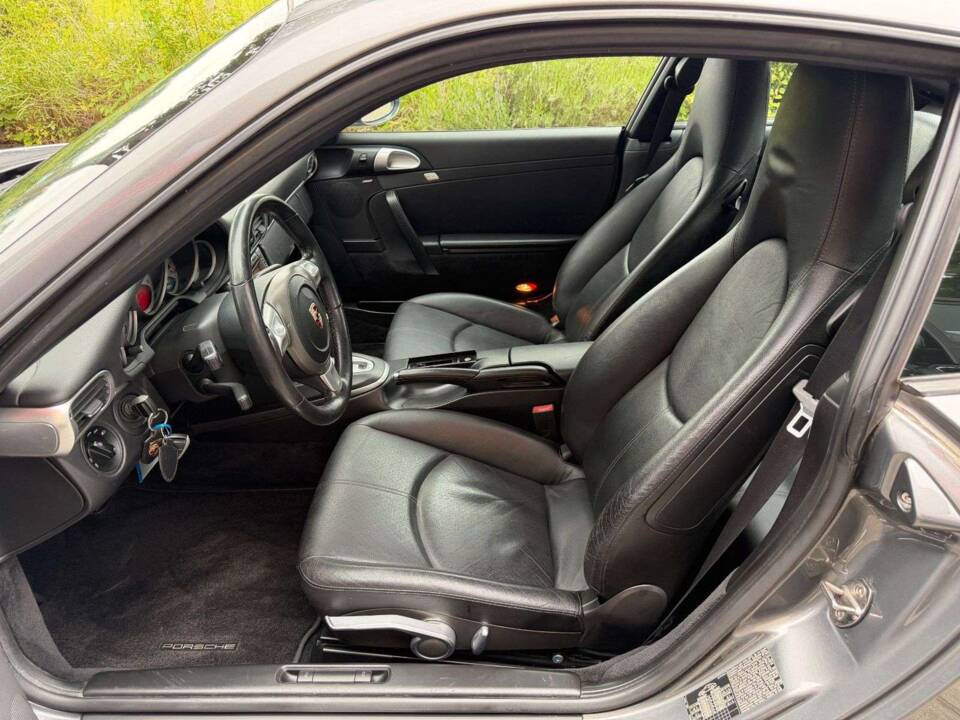 Bild 13/27 von Porsche 911 Carrera 4S (2007)