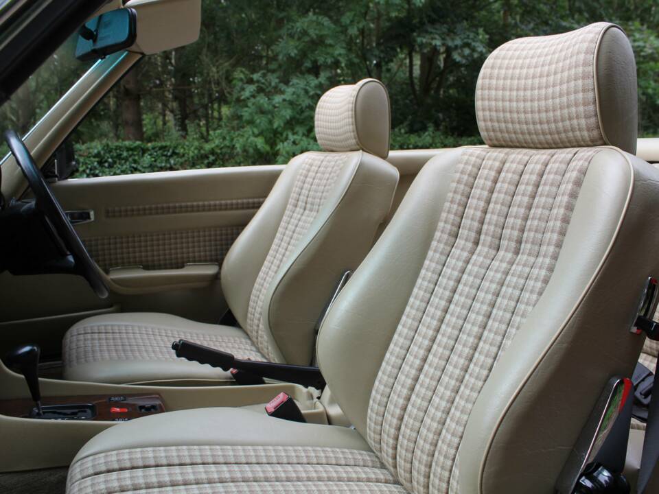 Immagine 15/20 di Mercedes-Benz 420 SL (1989)