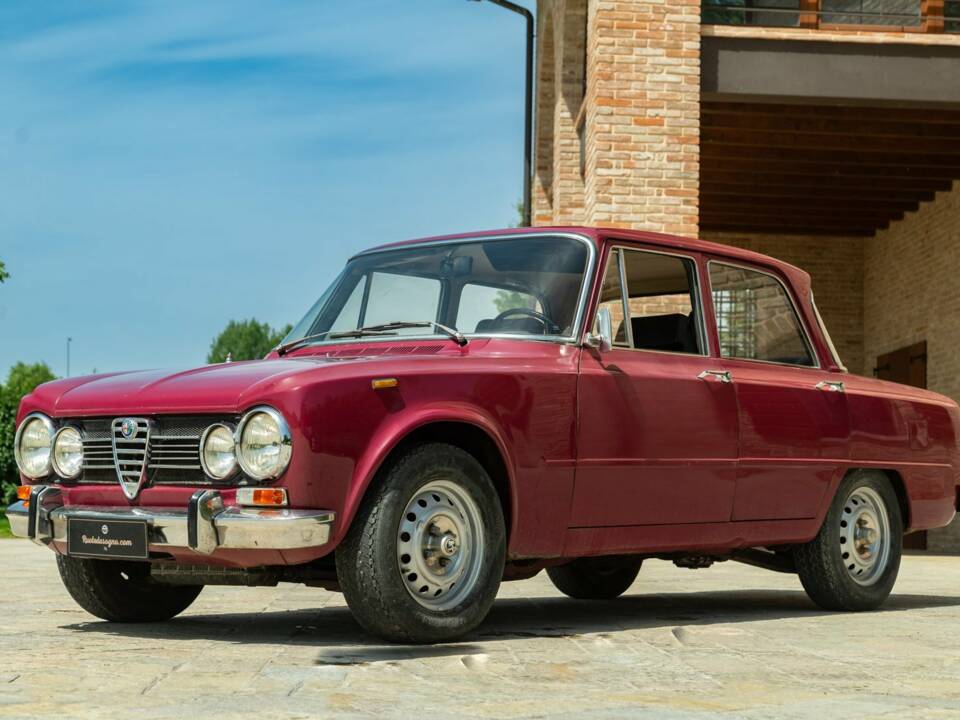 Afbeelding 9/42 van Alfa Romeo Giulia 1300 Super (1973)