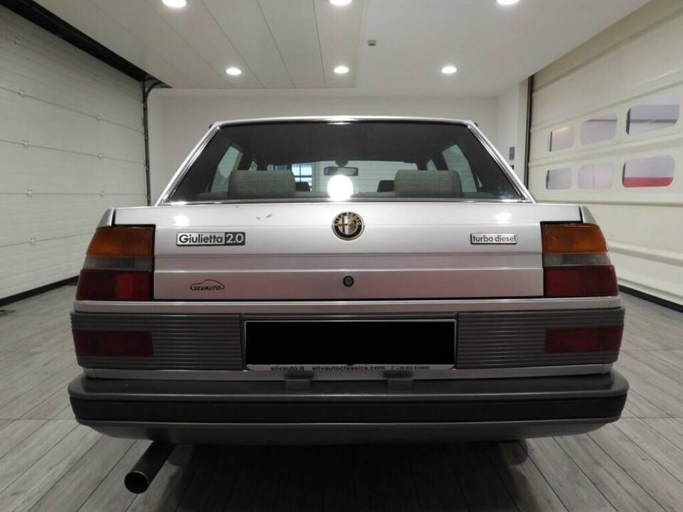 Bild 5/14 von Alfa Romeo Giulietta 2.0 Turbodiesel (1985)