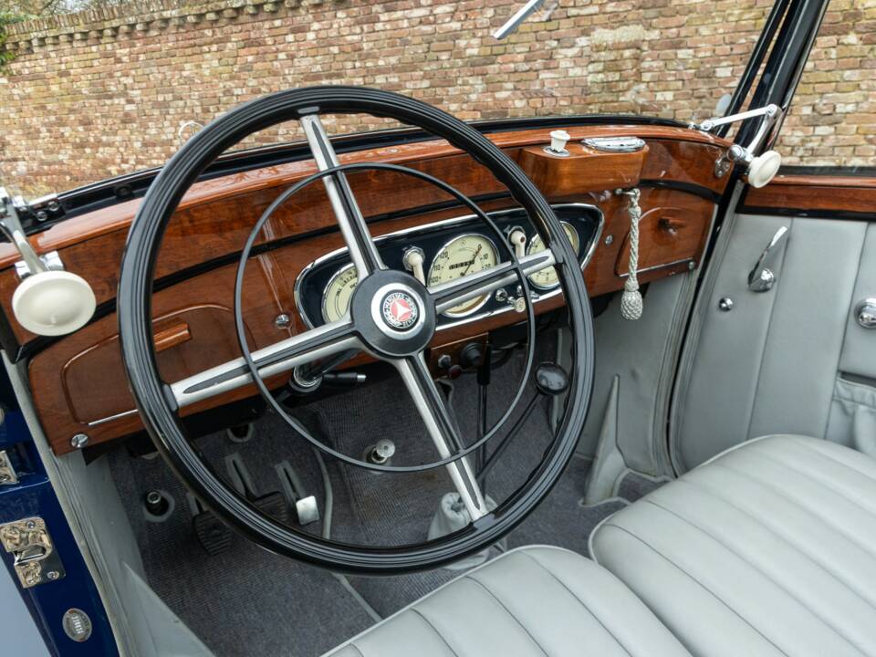 Image 3/50 of Mercedes-Benz 230 Cabriolet A (1939)