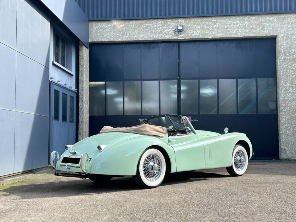 Image 10/24 of Jaguar XK 120 DHC (1953)