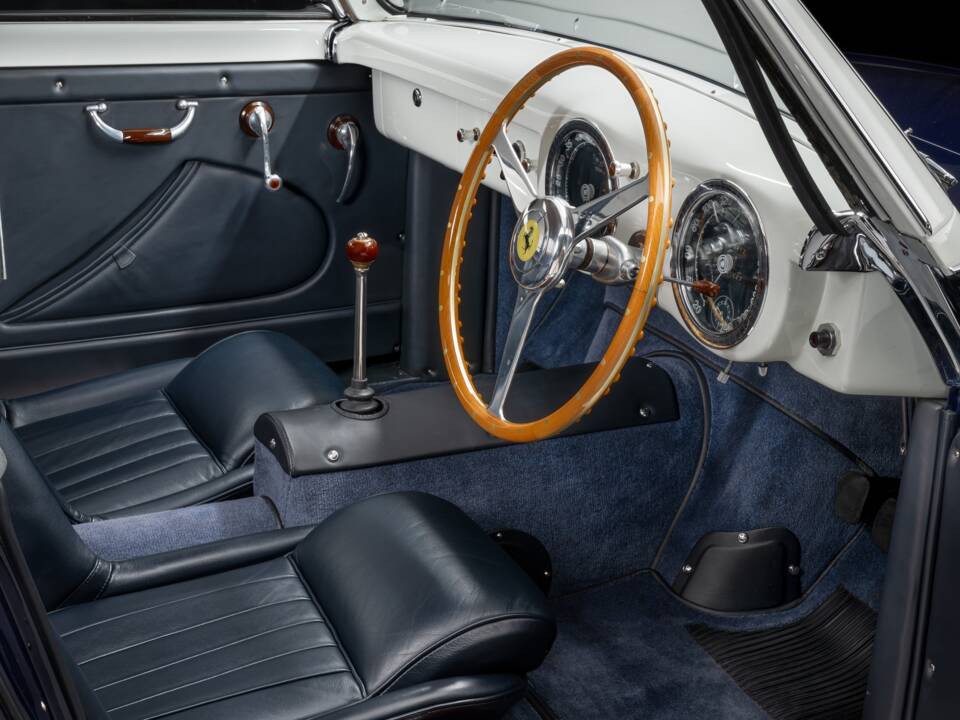 Image 12/61 of Ferrari 225 S (1952)