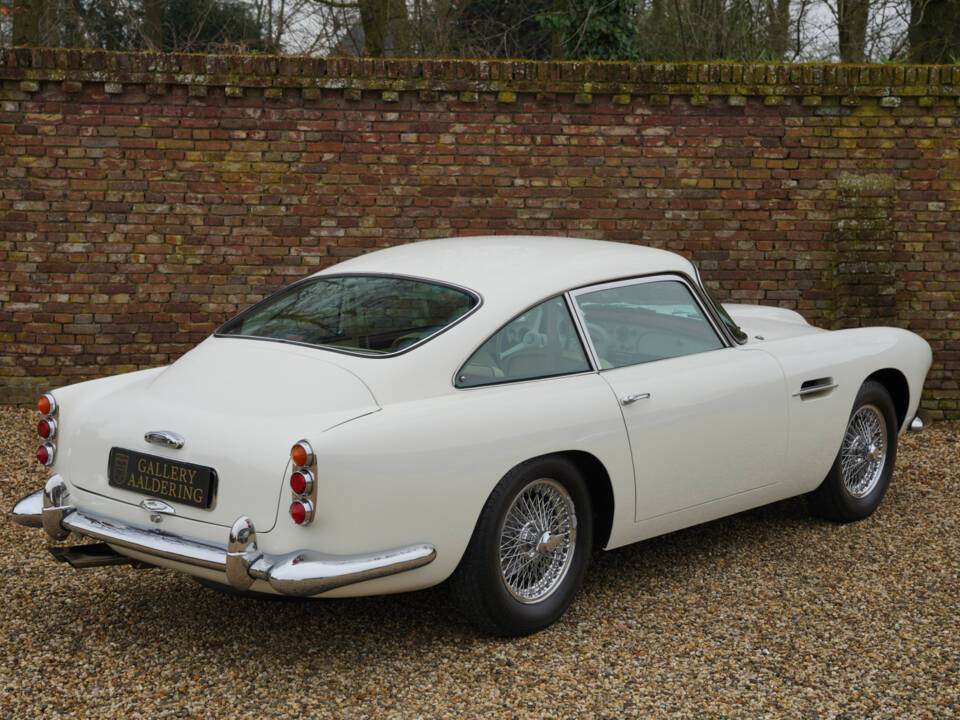 Image 28/50 de Aston Martin DB 4 (1961)