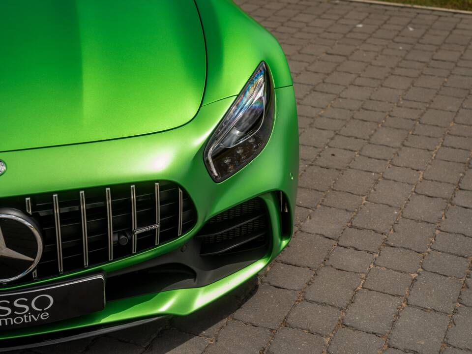 Image 16/67 of Mercedes-AMG GT-R (2018)