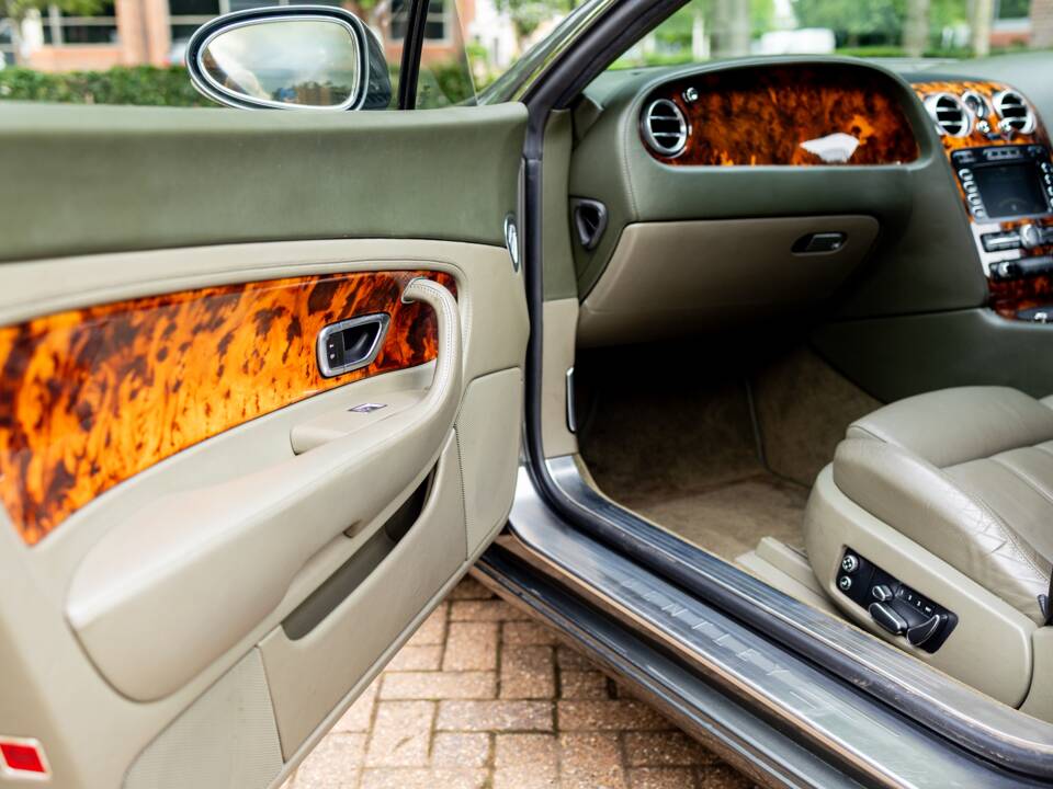 Immagine 48/50 di Bentley Continental GT (2004)
