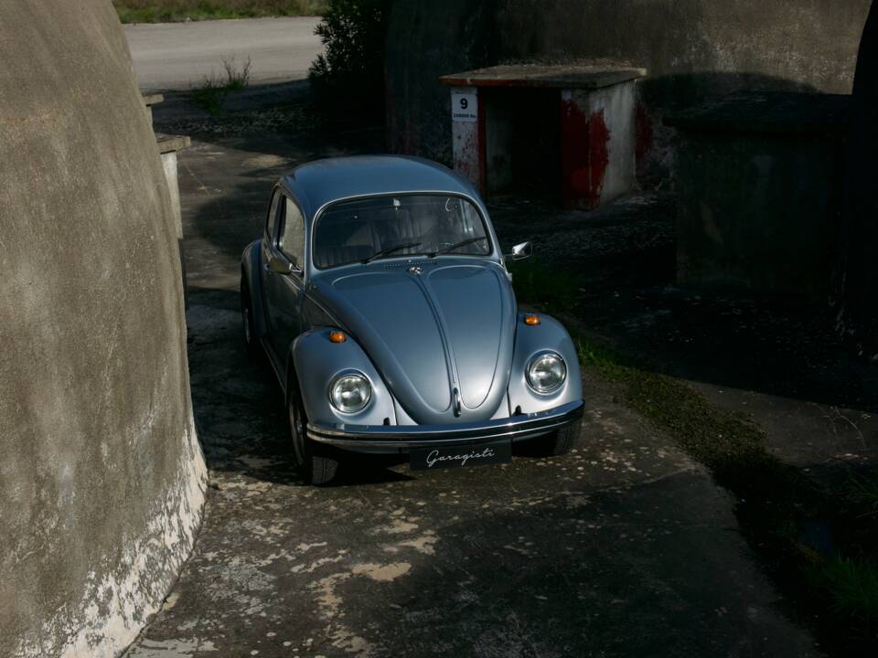 Image 14/54 of Volkswagen Beetle 1500 (1969)