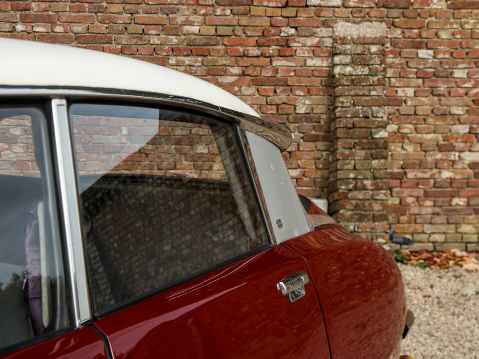 Image 31/50 de Citroën DS 21 (1971)