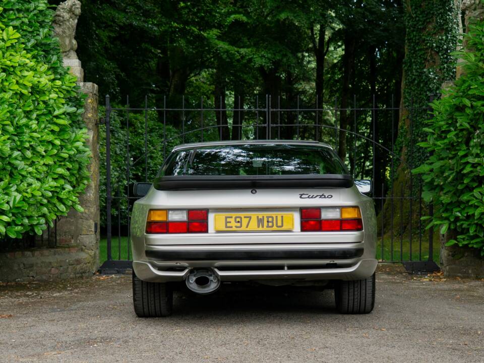 Image 9/24 of Porsche 944 Turbo (1988)