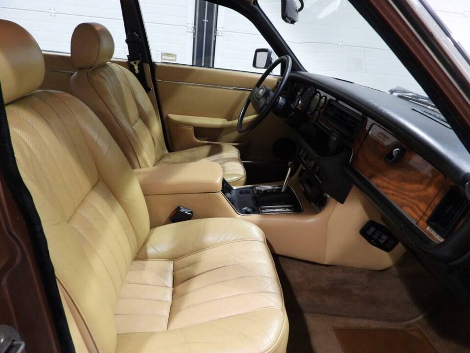 Imagen 9/15 de Jaguar XJ 6 4.2 (1981)