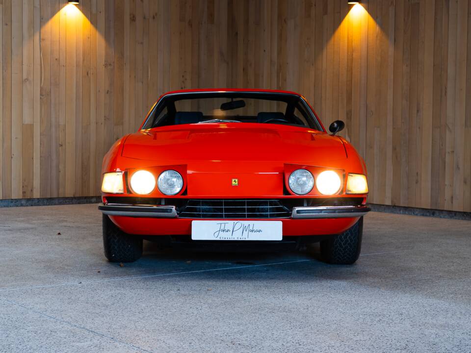 Image 61/74 of Ferrari 365 GTB/4 Daytona (1971)