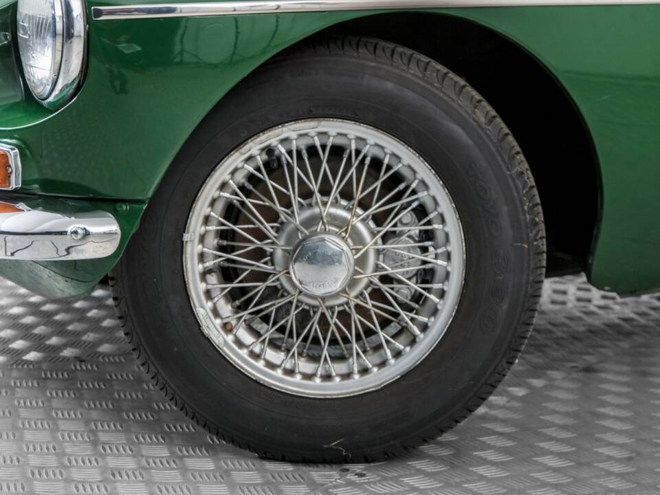 Bild 4/50 von MG MGB GT (1968)