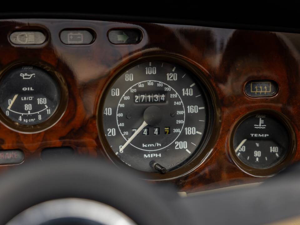 Bild 12/92 von Aston Martin V8 Volante X-Pack (1989)