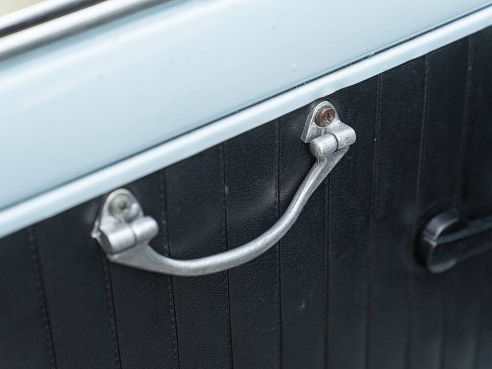 Image 30/47 of FIAT 500 L (1971)