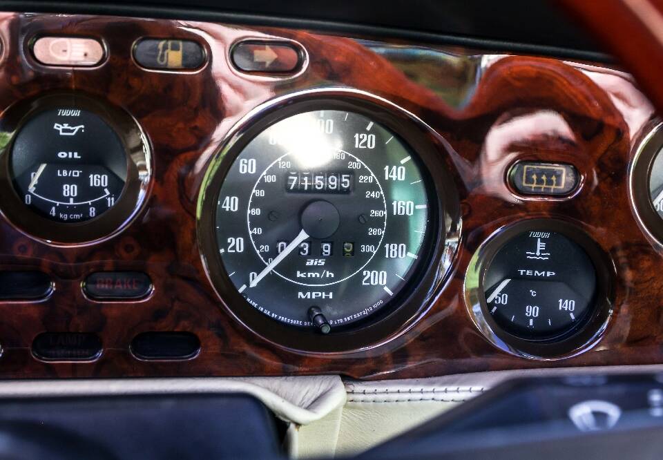 Image 26/30 of Aston Martin V8 EFi Volante (1989)