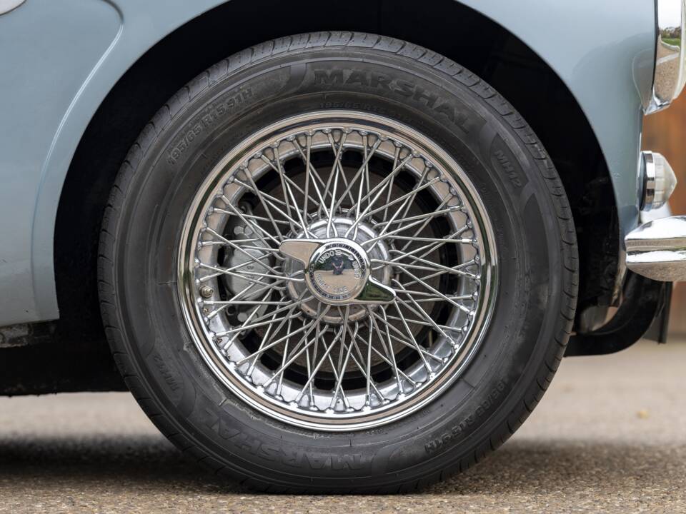 Immagine 17/50 di Austin-Healey 3000 Mk III (BJ8) (1964)