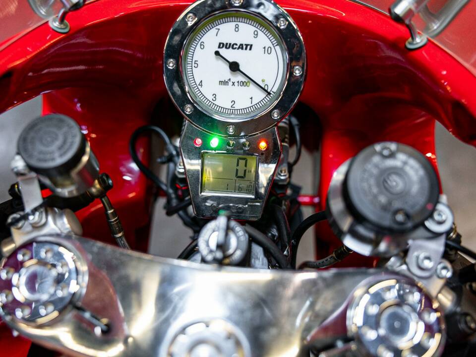 Bild 8/46 von Ducati DUMMY (2002)