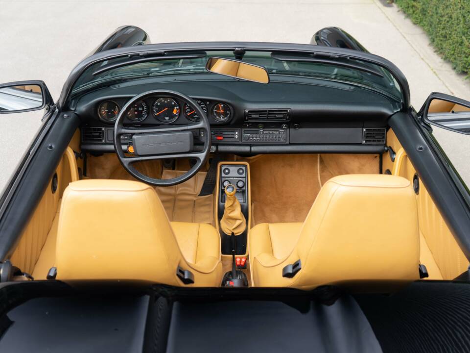 Imagen 28/32 de Porsche 911 Speedster 3.2 (1989)