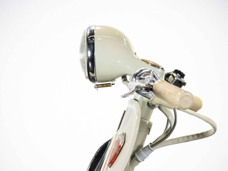Bild 11/50 von Piaggio Vespa 150 "Struzzo" VL (1955)
