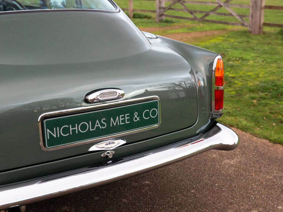 Image 34/42 de Aston Martin DB 4 GT (1959)