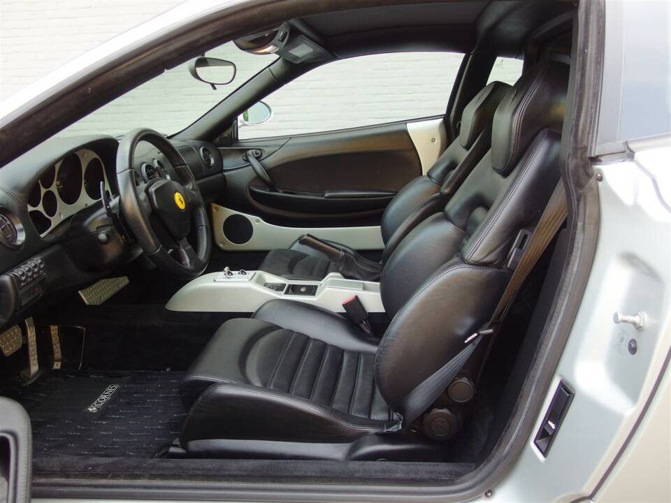 Afbeelding 47/99 van Ferrari 360 Modena (2000)