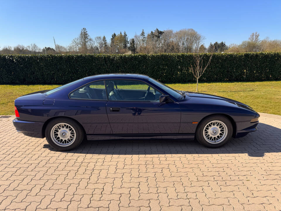 Image 19/69 of BMW 850i (1993)