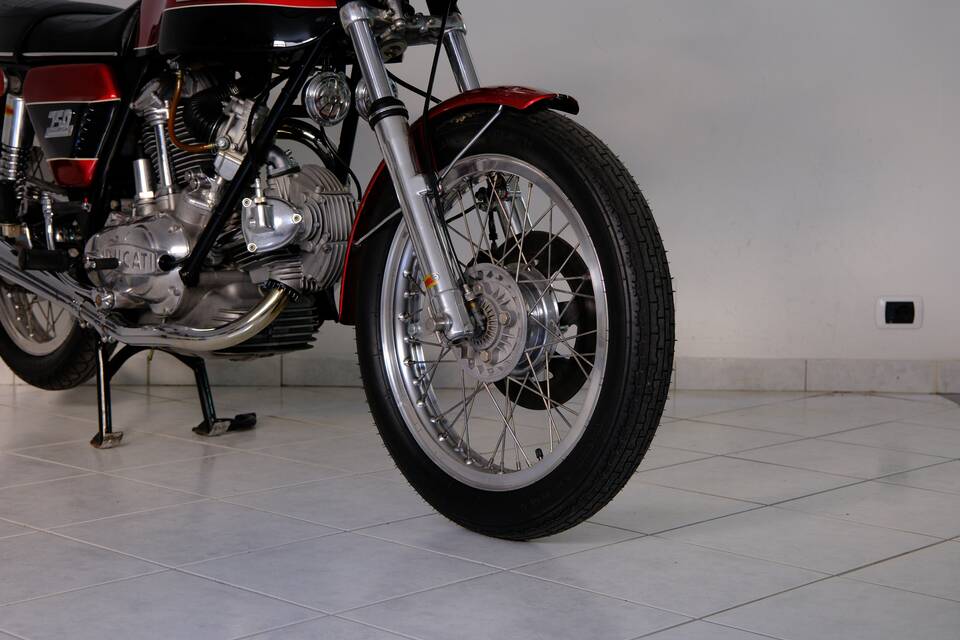Immagine 16/96 di Ducati 750 GT (1974)