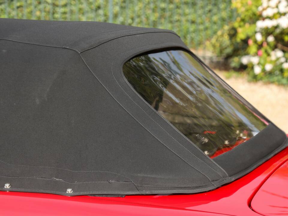 Image 14/50 of Alfa Romeo 2600 Spider (1962)