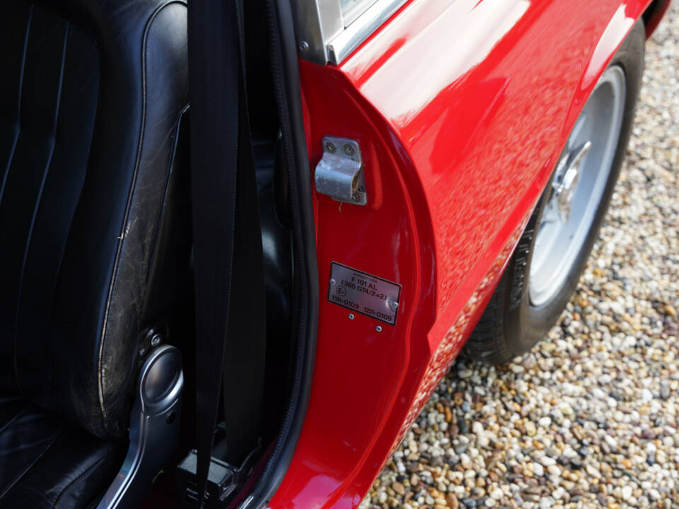 Image 46/50 de Ferrari 365 GT4 2+2 (1974)