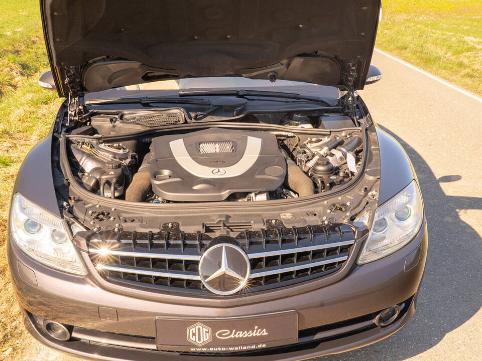 Image 63/67 of Mercedes-Benz CL 500 (2006)