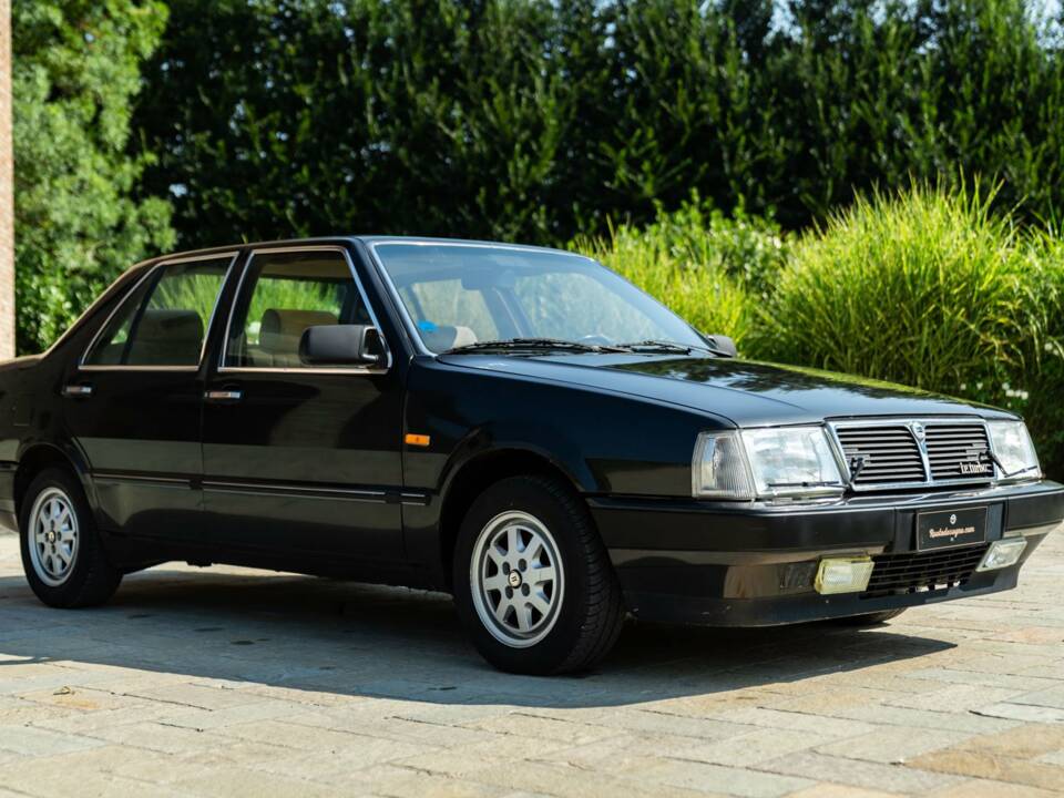 Image 2/50 of Lancia Thema I.E. Turbo (1986)