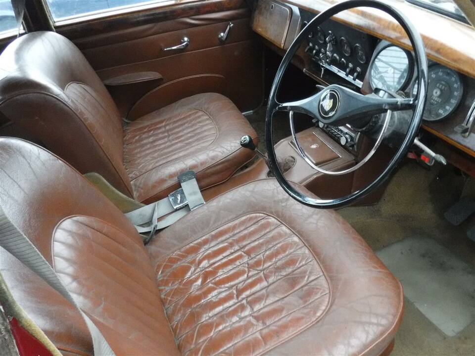 Image 30/32 of Jaguar Mk X 4.2 (1965)