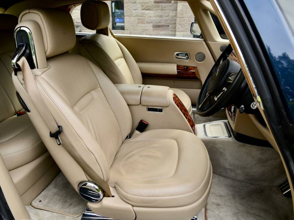 Immagine 33/50 di Rolls-Royce Phantom Coupé (2010)