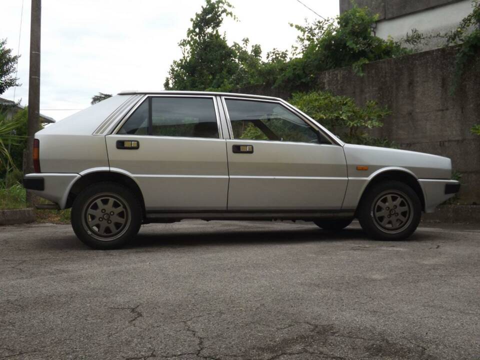Afbeelding 9/50 van Lancia Delta (1984)