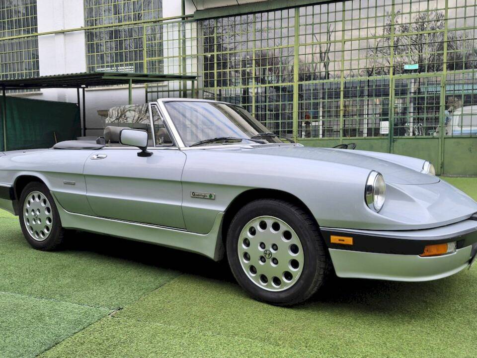 Afbeelding 8/70 van Alfa Romeo 2.0 Spider QV (1987)