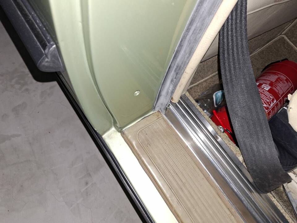 Immagine 16/20 di Mercedes-Benz 350 SLC (1973)