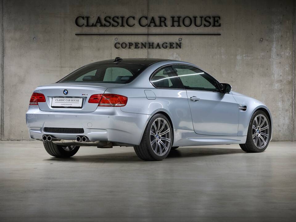 Image 10/100 of BMW M3 (2006)