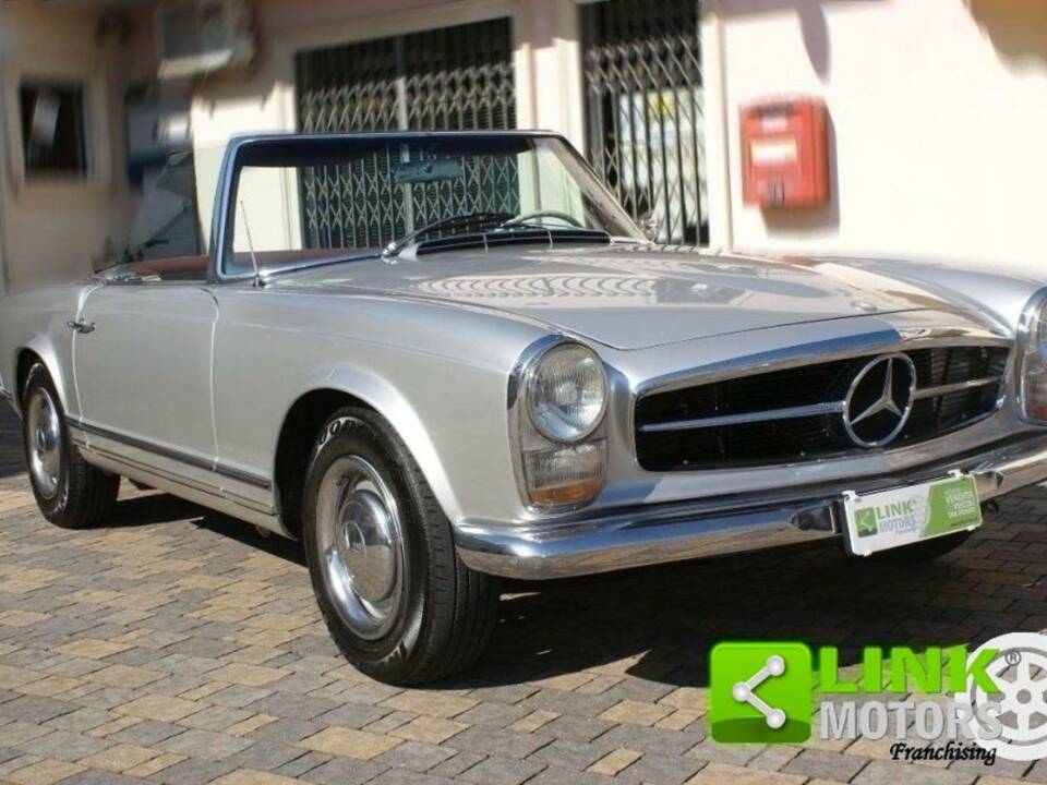 Image 5/50 of Mercedes-Benz 230 SL (1967)