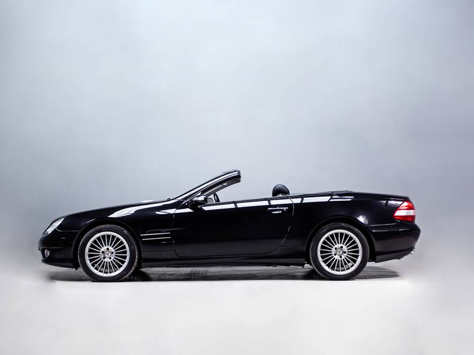 Image 8/36 of Mercedes-Benz SL 500 (2006)